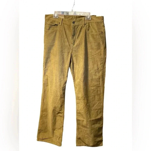 Levi's Pants - 🍁 New with tags corduroy women’s pants 🍁